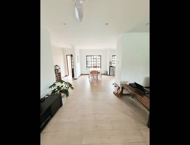 3 BEDROOM FREEHOLD SOLD IN CLIFTON HILL ESTATE